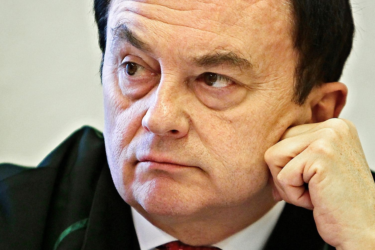 Összezártak a Bíró Lászlónak falazók