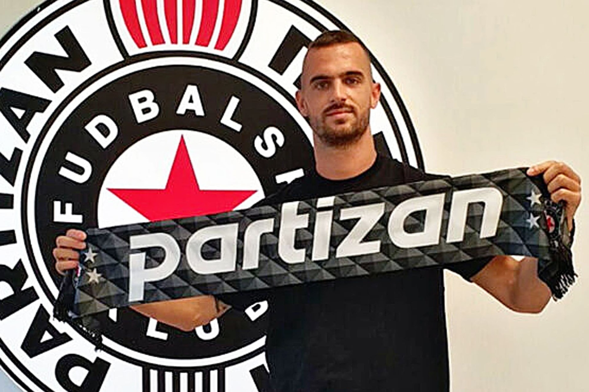 Holender Filip beállt a partizán(os)ok közé
