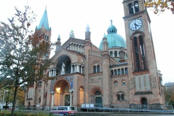 Török fiatalok támadtak meg egy bécsi templomot