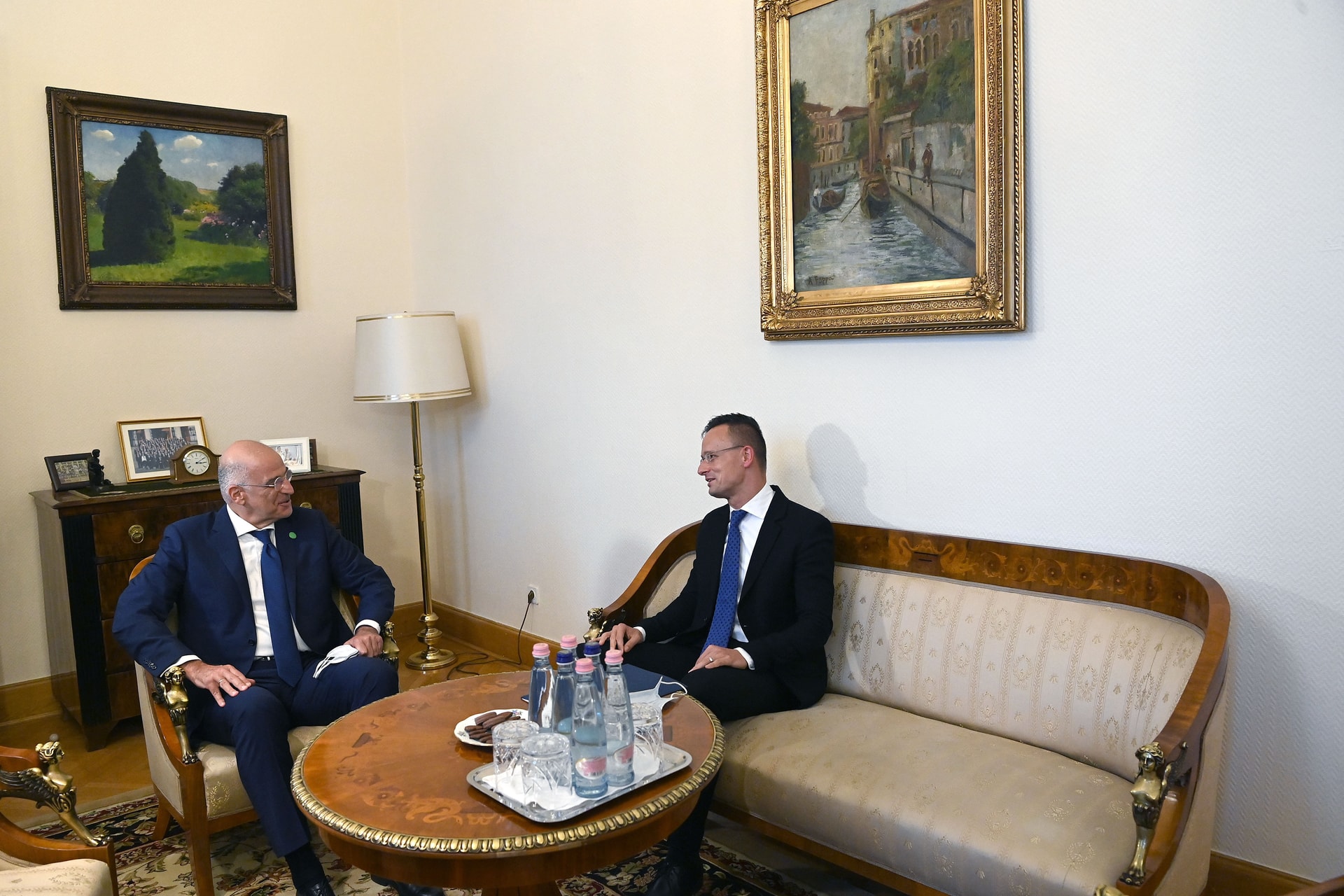 Szijjártó: Világossá kell tenni, hogy csak szabályosan lehet belépni az EU-ba