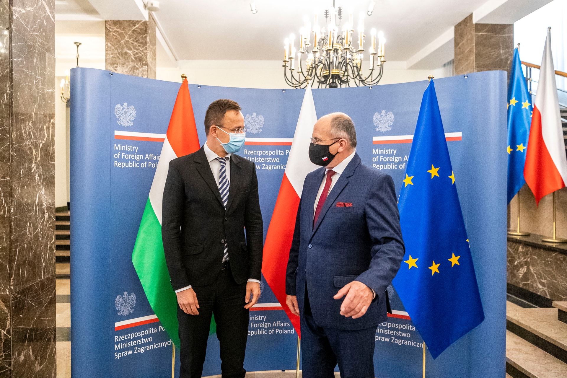 „Lengyelországot és Magyarországot nem lehet zsarolni az uniós források felhasználása során”