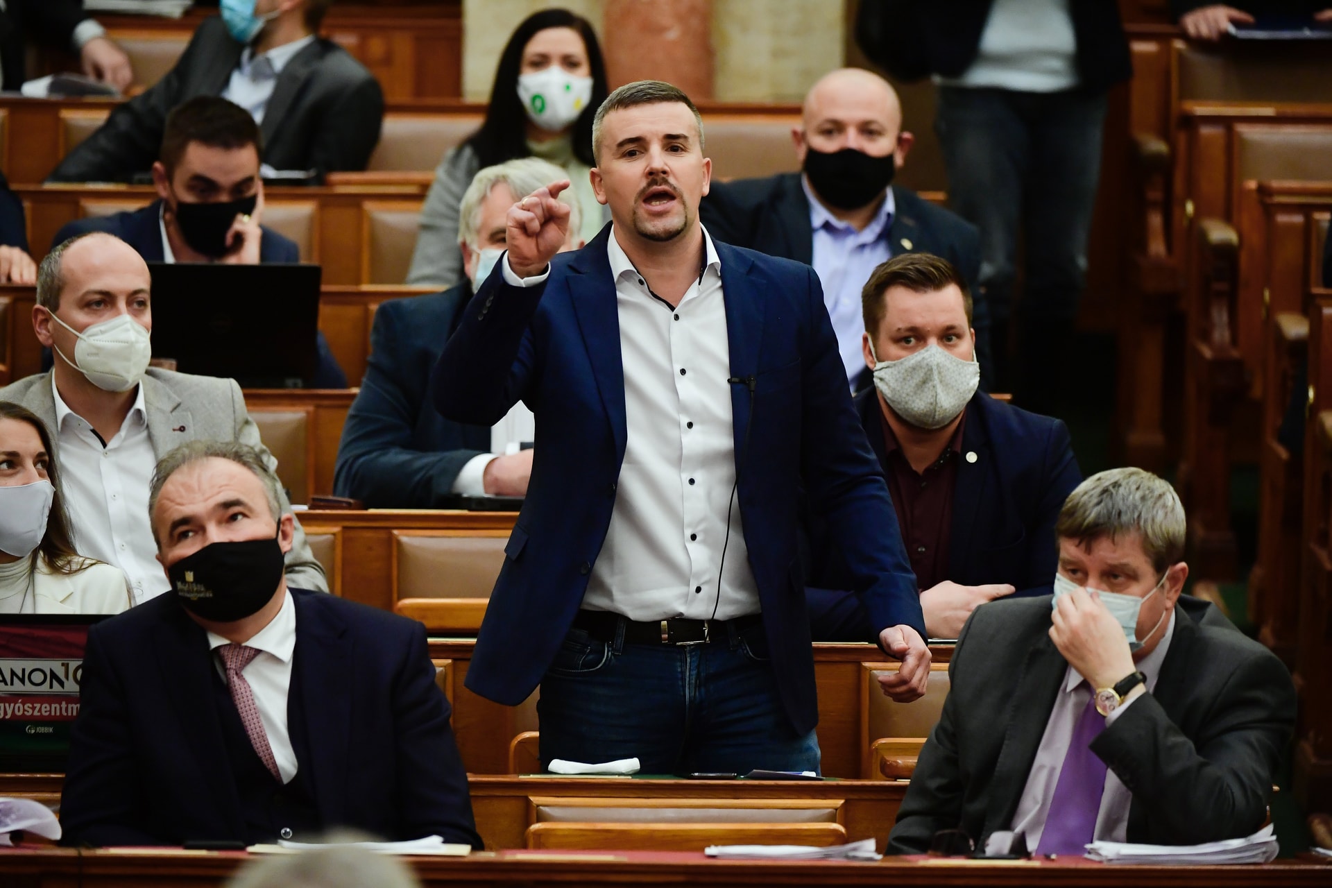 Megszavazták Jakab Péter rekordbírságát