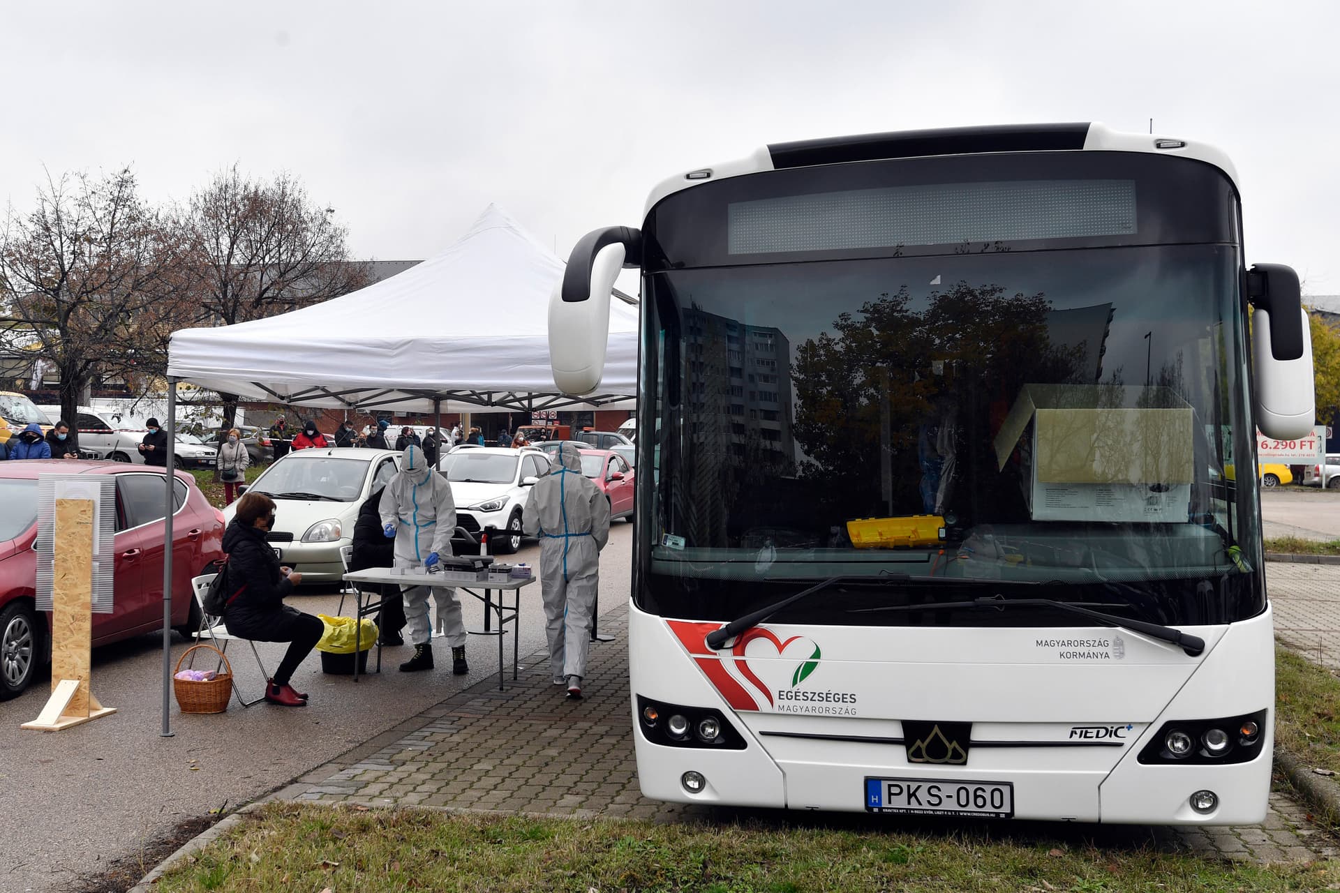 Szűrőbuszok is közreműködnek a tesztelésben