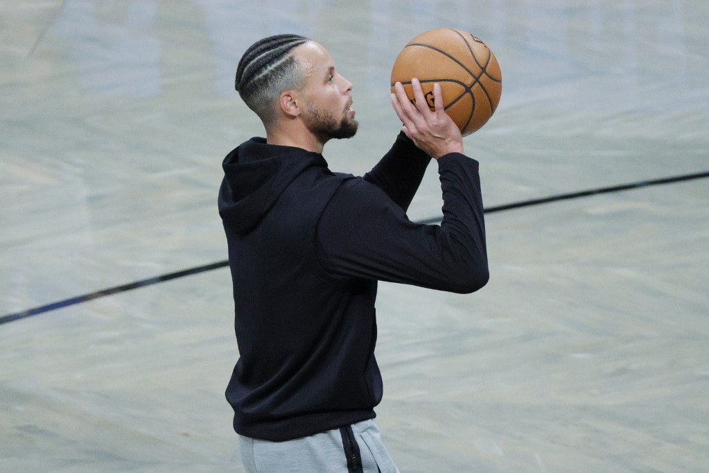 Zsinórban 105 hárompontost dobott be edzésen Stephen Curry