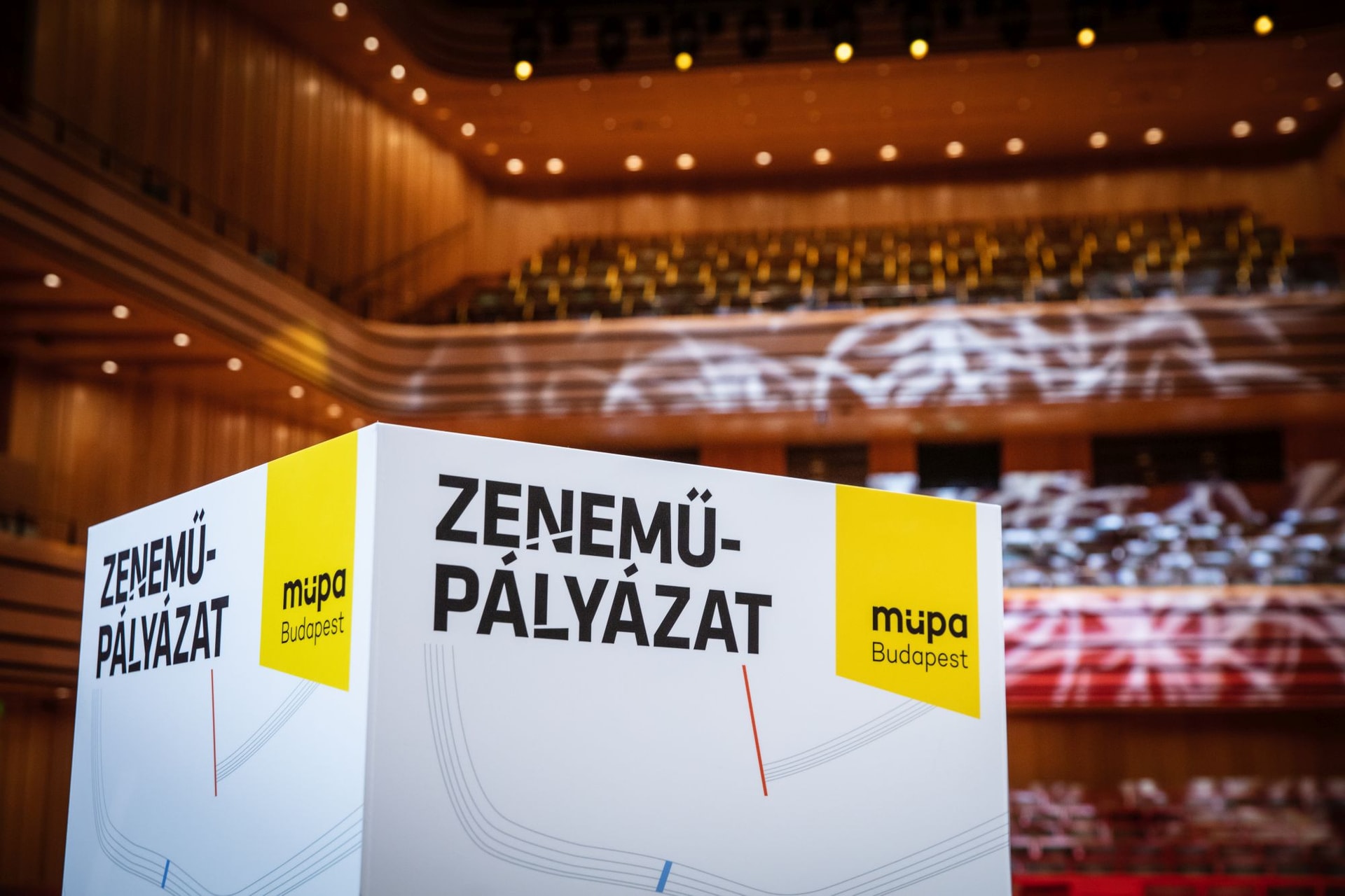 Több mint ötven alkotót díjazott a zsűri