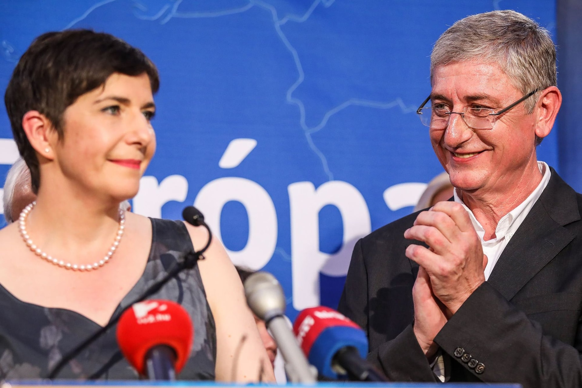 Gyurcsányék cége EU-s pályázati forrásokból pénzelhette a DK holdudvarát