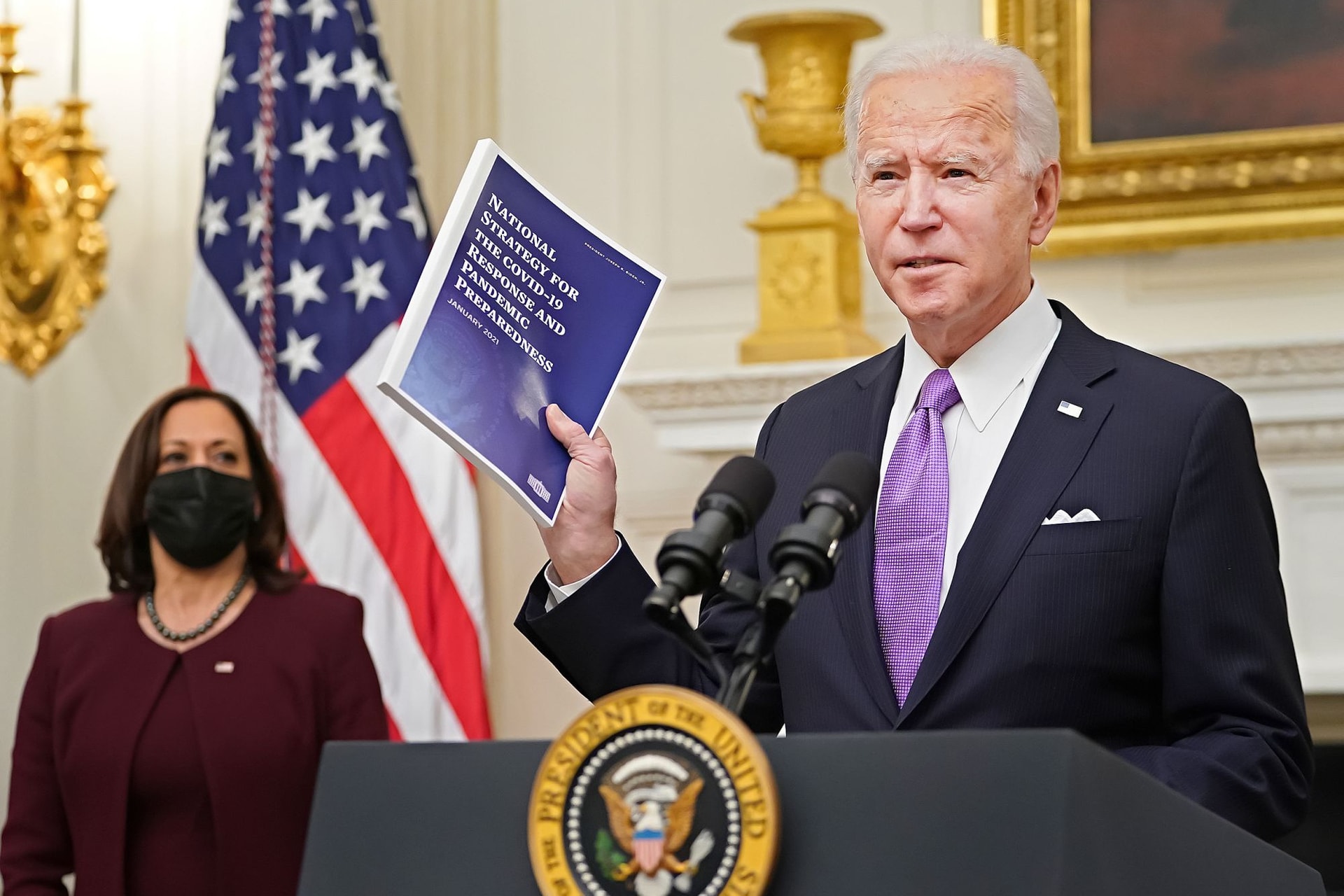 Biden száz nap alatt százmillió oltást ígér