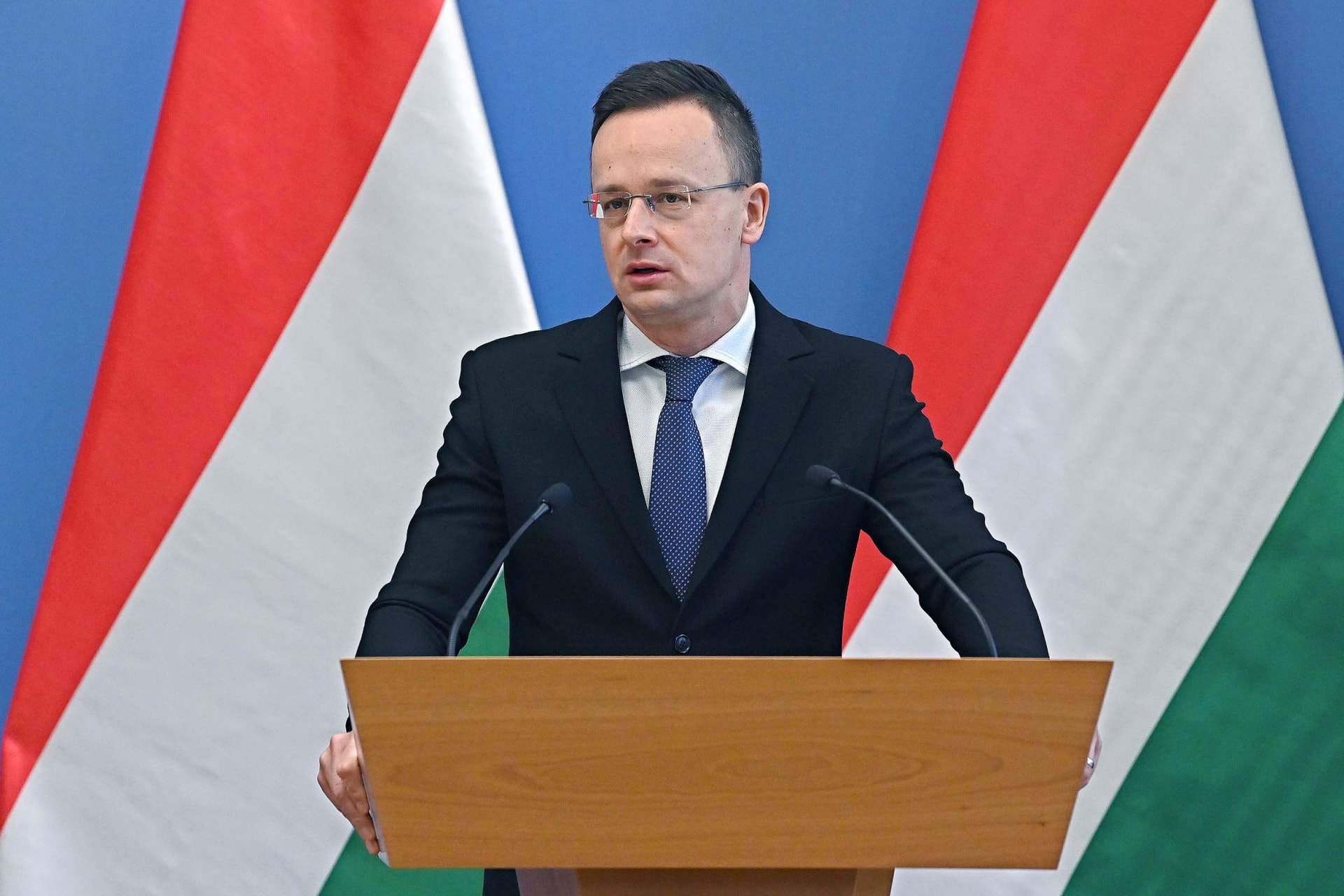 Szijjártó: Ha a károgókra hallgatunk, a járvány ledöntötte volna a lábáról a magyar gazdaságot