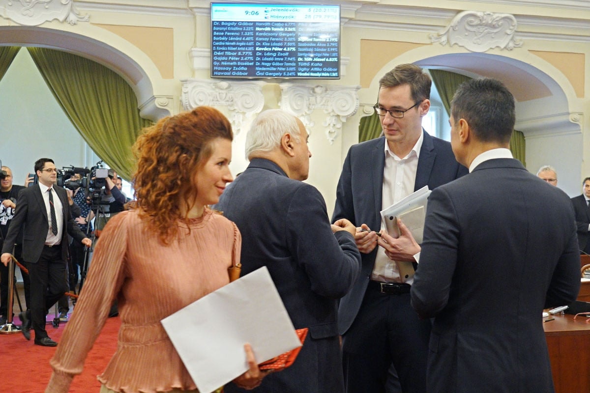 Egy év alatt csaknem százmilliárdot tapsolt el Karácsony Gergely