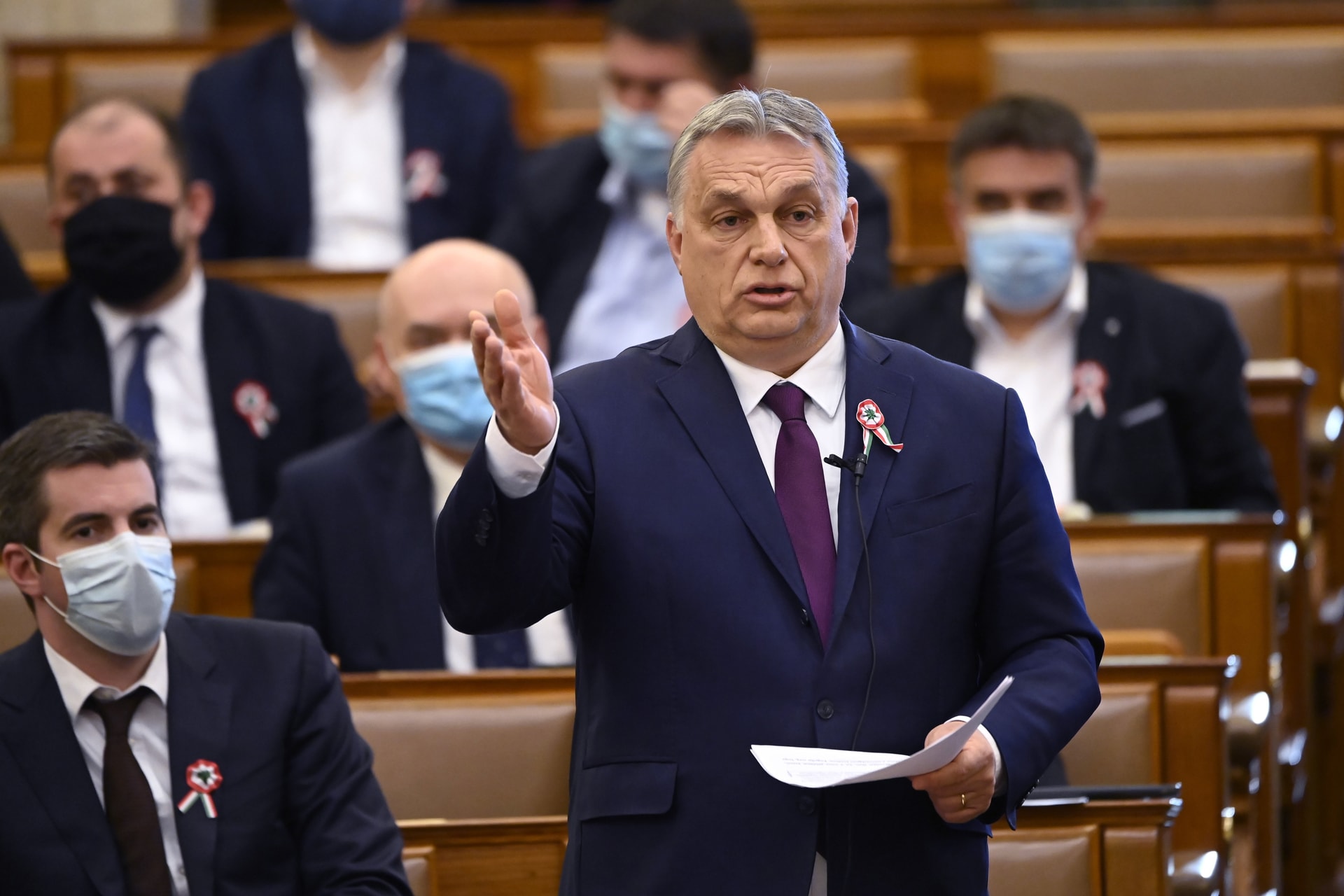 Orbán Viktor pofára ejtette Jakab Pétert a parlamentben