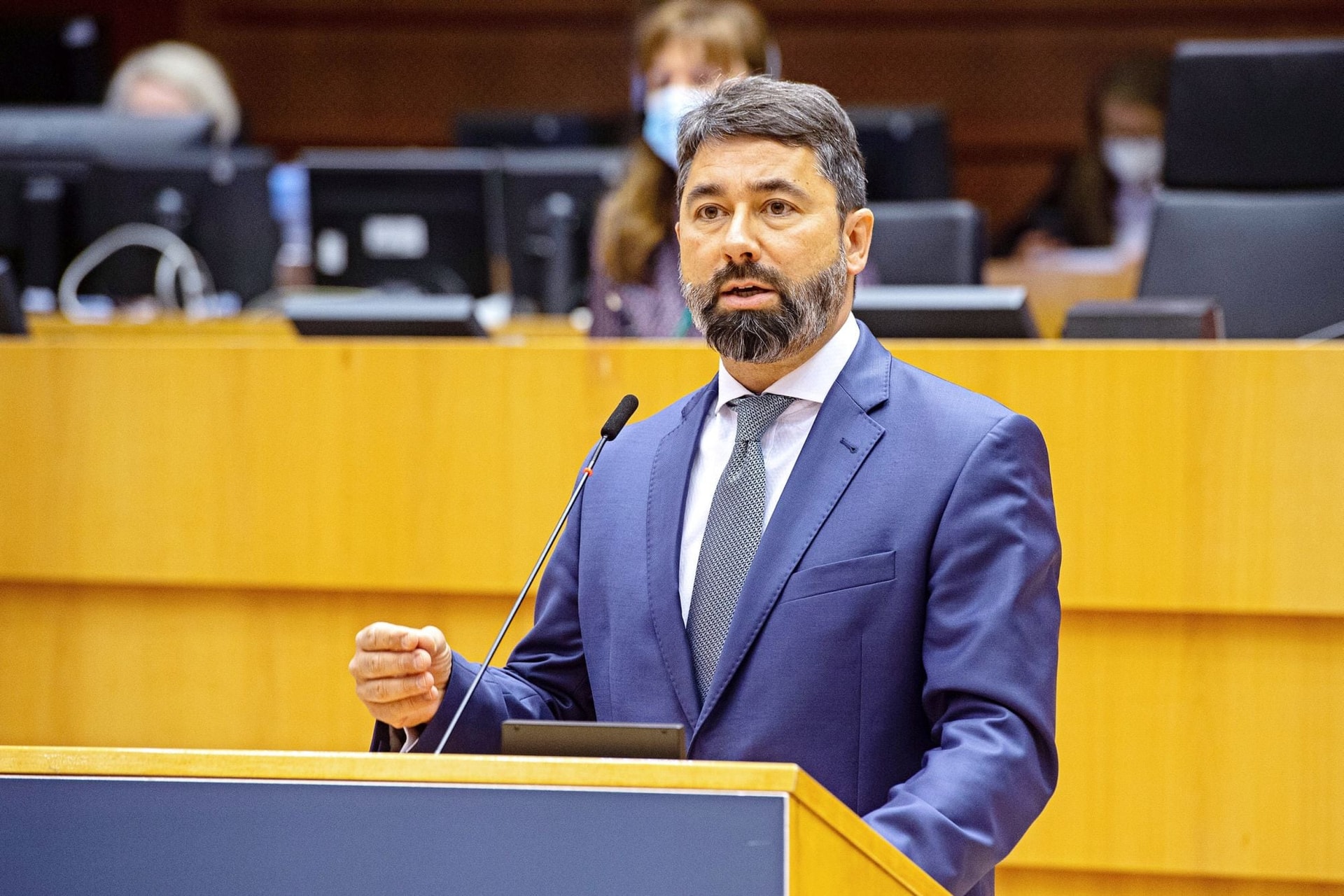 „Az Európai Parlament ne használja fegyverként a korrupció hamis vádját!”