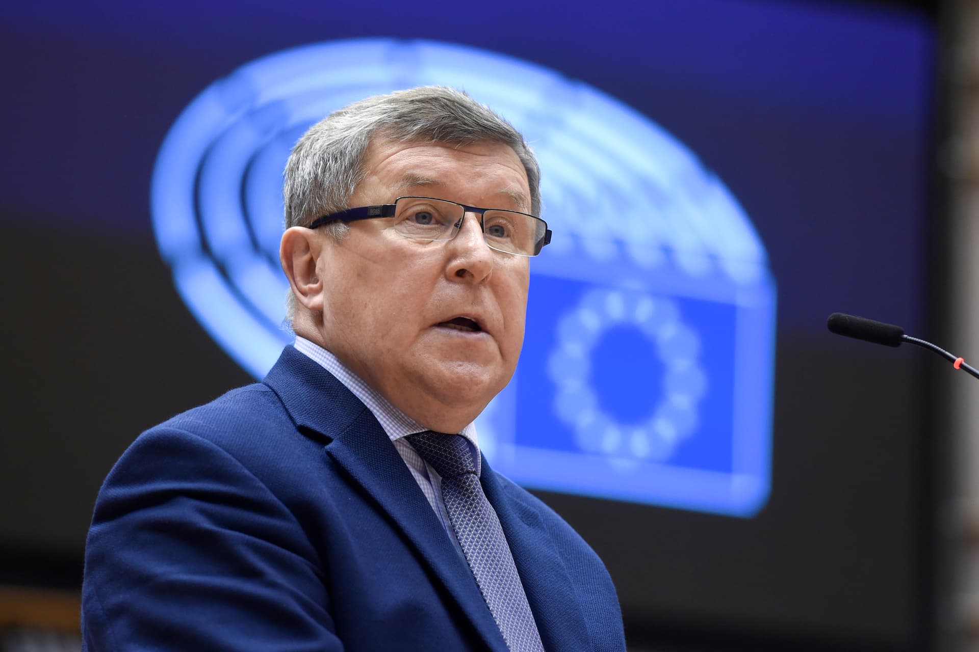 A brüsszeli baloldal ismét bosszút forral