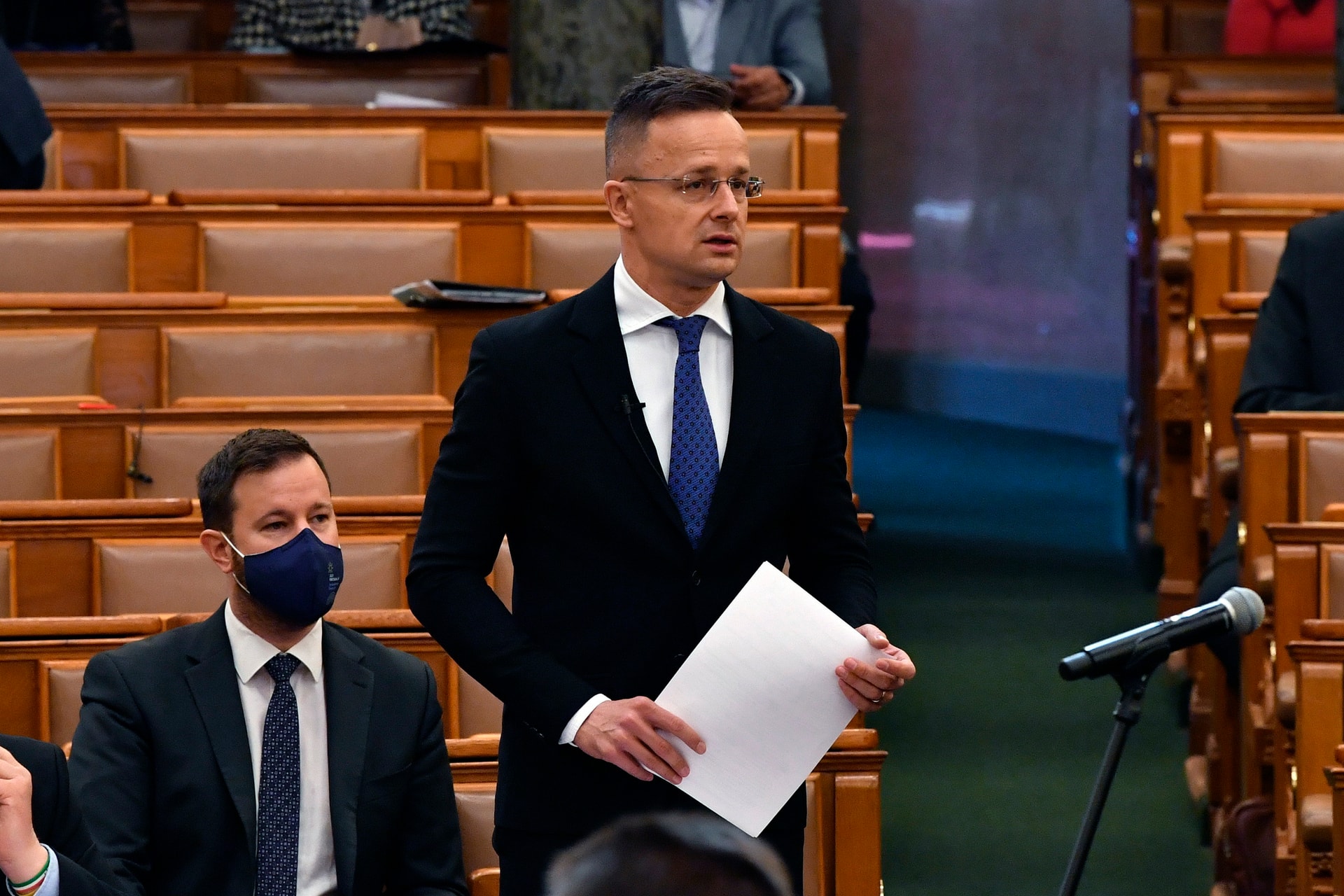 „Emberéletekkel játszik a baloldal”