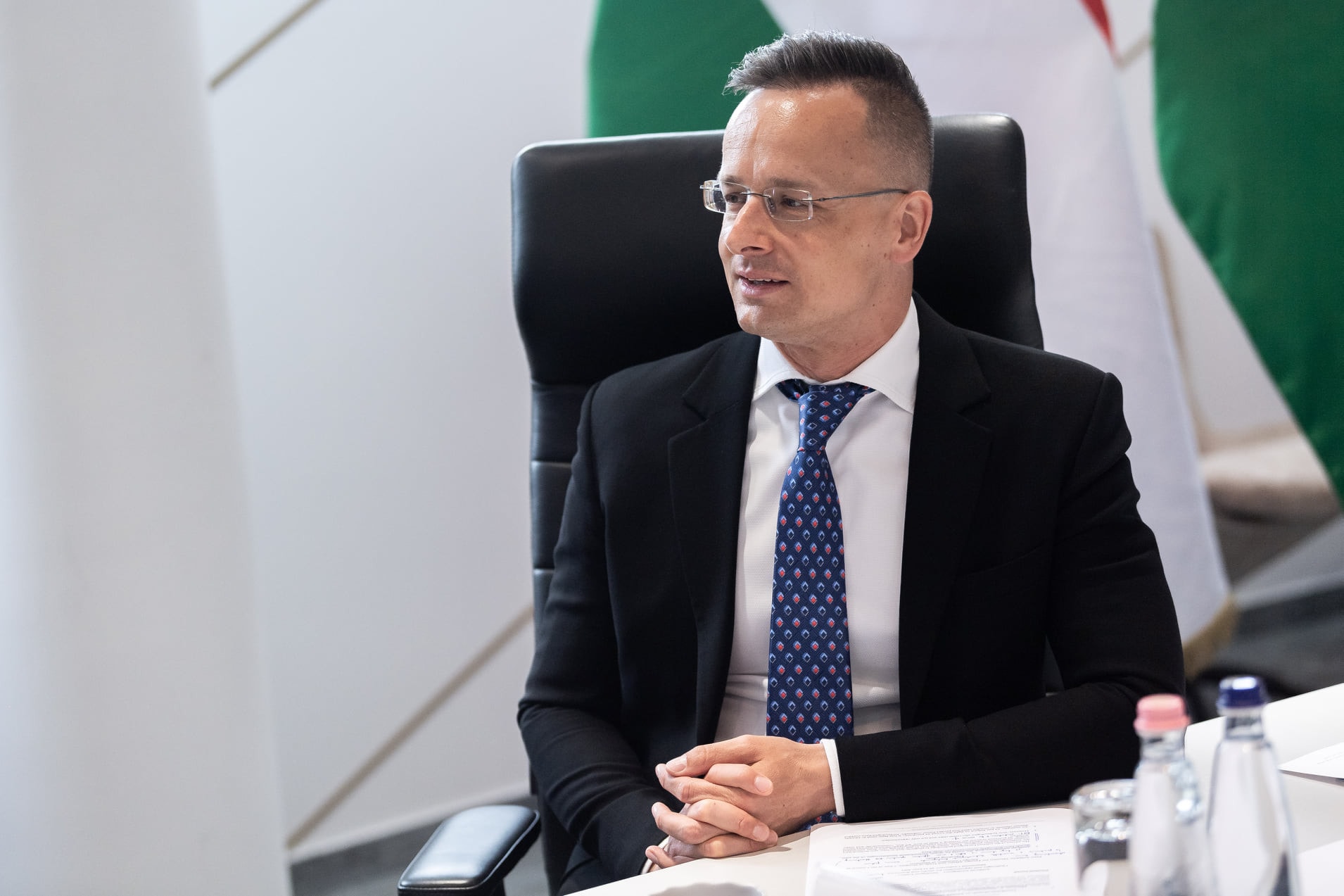Magyarország elsőként akarja újraindítani a gazdaságát