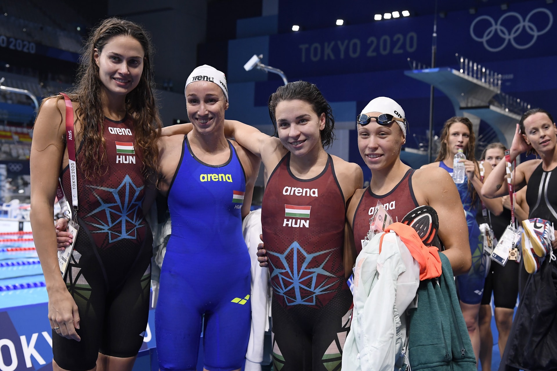 Döntőbe jutott a 4x200 méteres női gyorsváltó