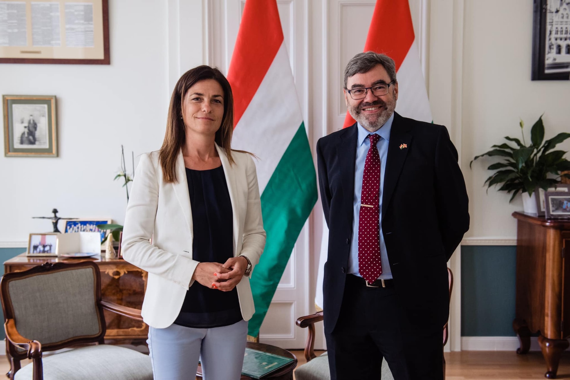 Varga Judit hivatalában fogadta a budapesti brit nagykövetet
