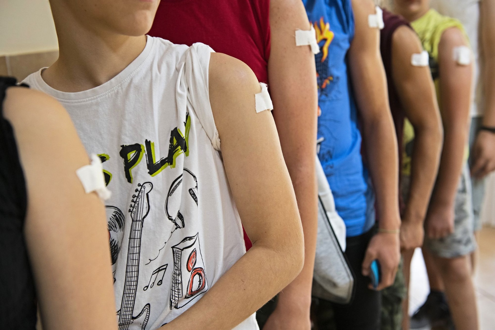 Hétfőn még leadható a szülői beleegyező nyilatkozat a 7. osztályos gyerekek HPV-oltásához