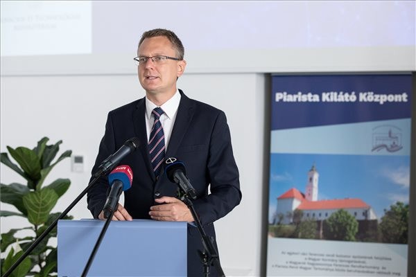 Rétvári: Jókor tette rugalmasabbá a szakképzést a kormány
