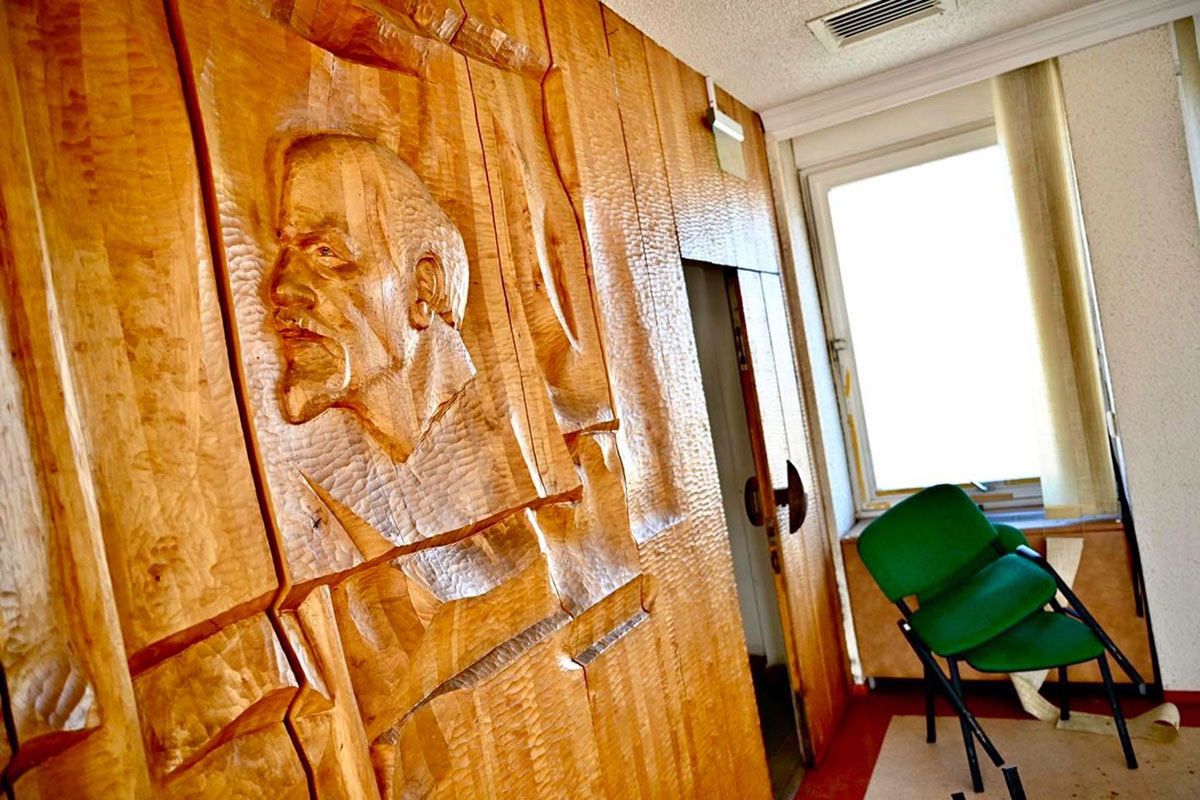 Lenin elhagyná Miskolcot, a városvezetés marasztalja