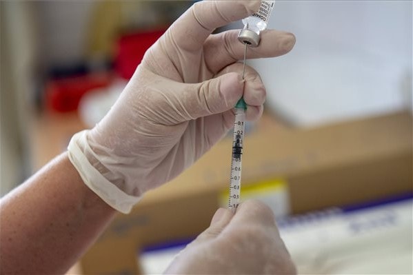 5 millió 962 ezer beoltott, 6268 új fertőzött, elhunyt 107 beteg