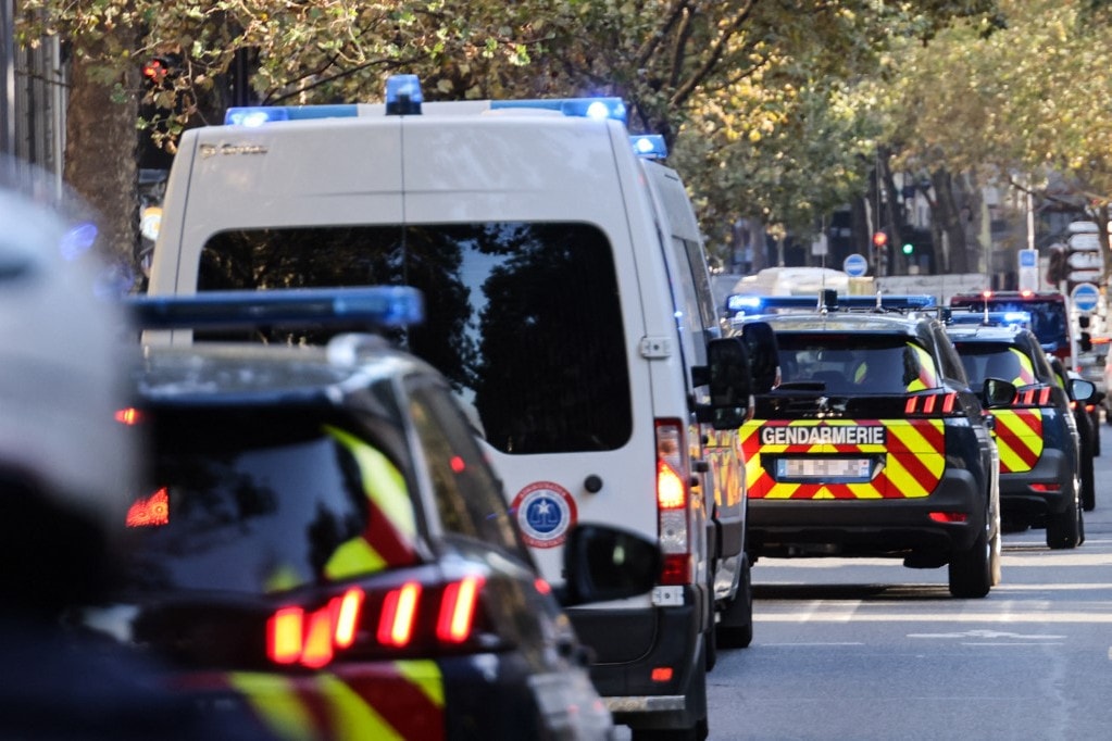 Fokozott biztonsági intézkedések közepette megkezdődött Salah Abdeslam pere