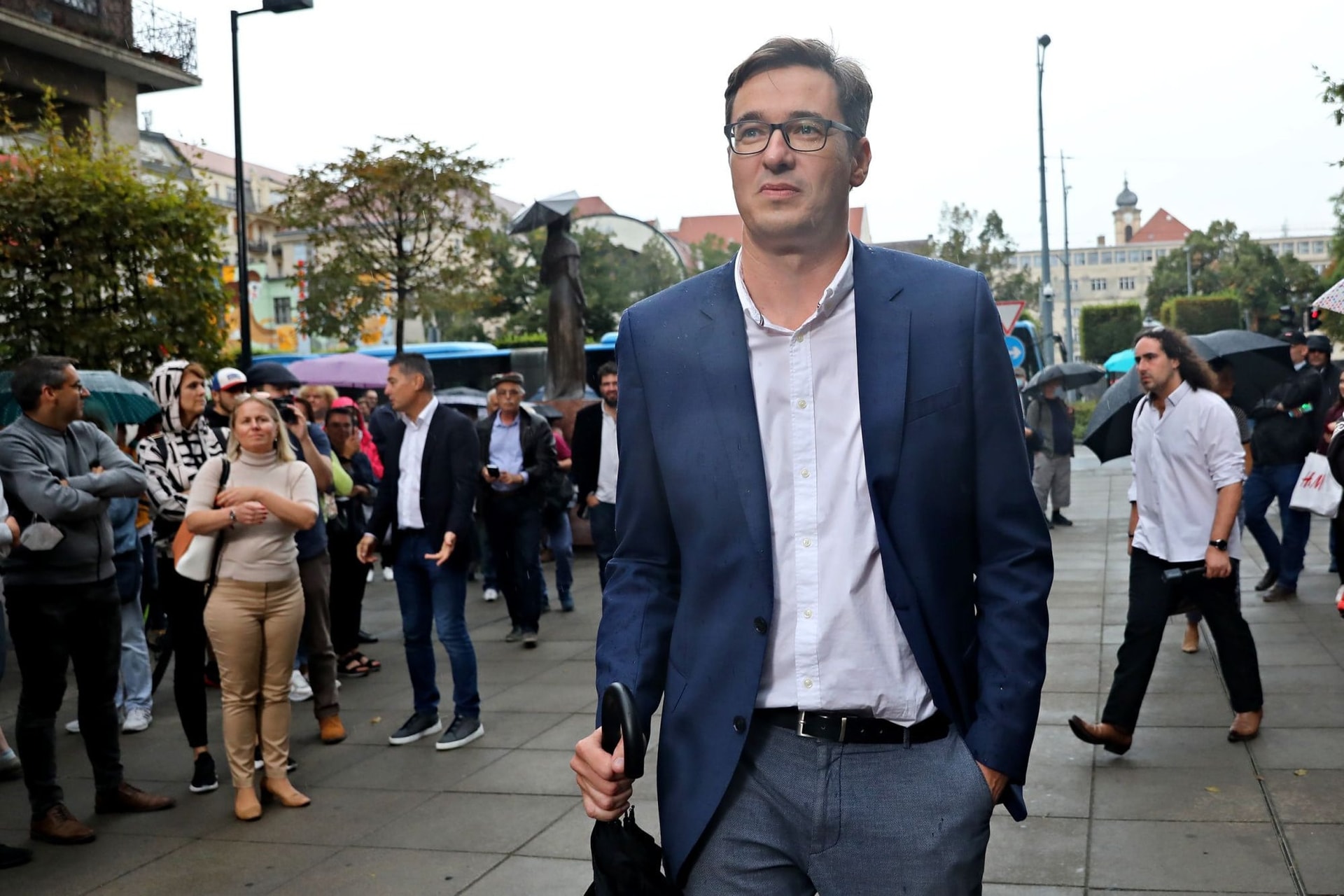 Karácsony ismét mélyen hallgat