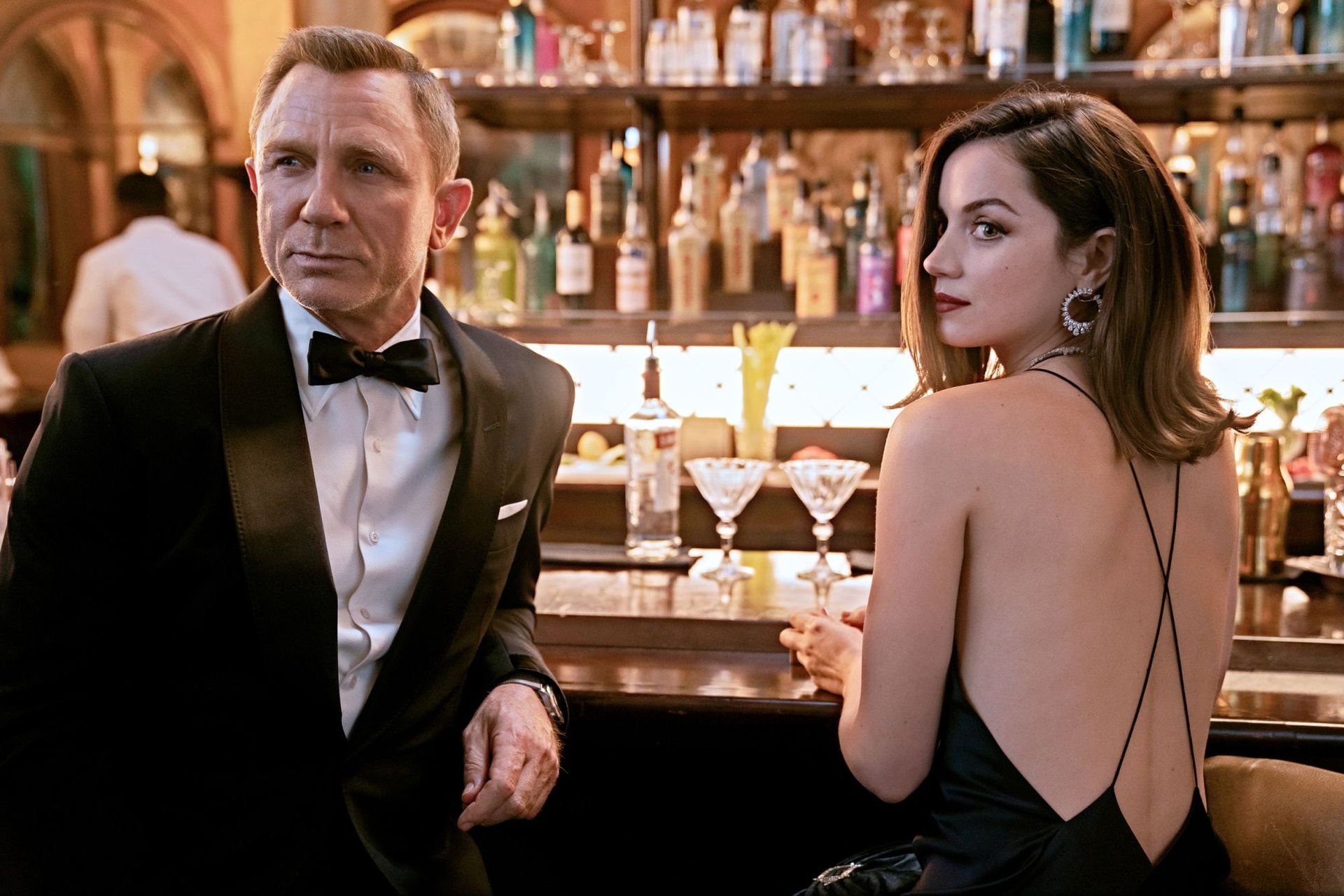 Rasszistátlanítás James Bond módra