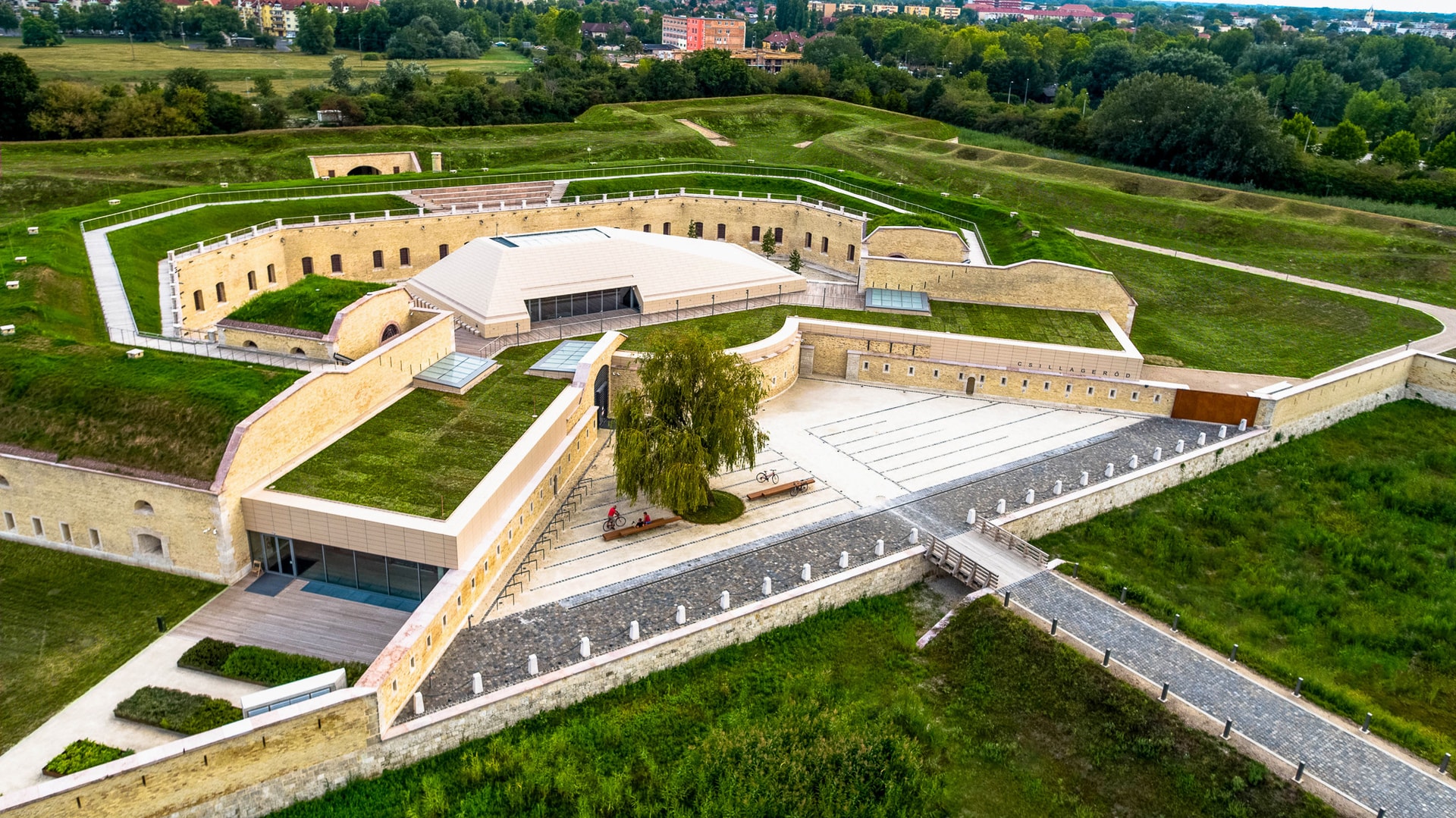 A felújított Csillagerőd 70 éve nem látott gyűjteménnyel nyílt meg