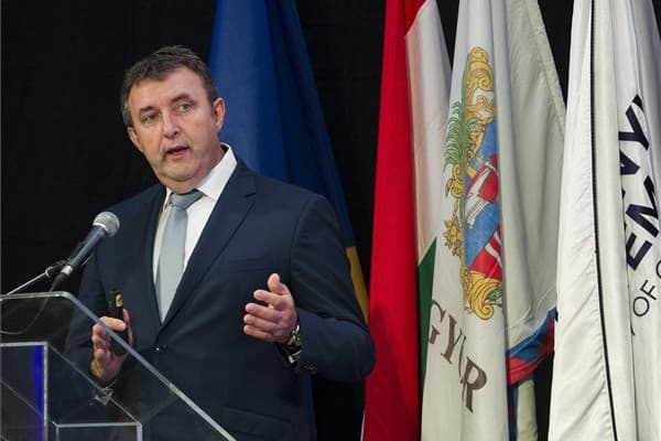 Palkovics: Erősítik a V4-országok felsőoktatási együttműködését