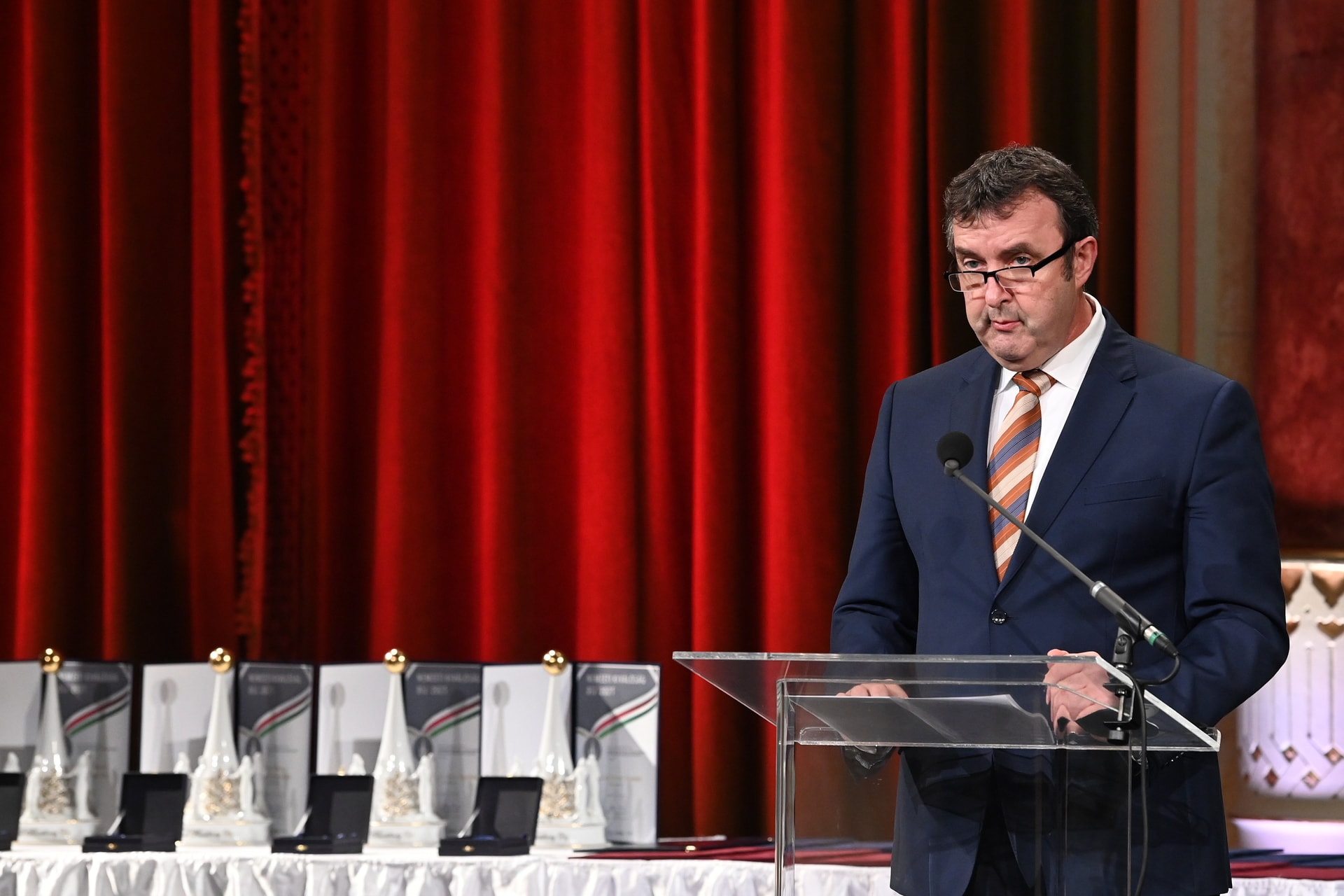 „Magyarországon kimagasló tudású emberek tízezrei dolgoznak minden ágazatban”