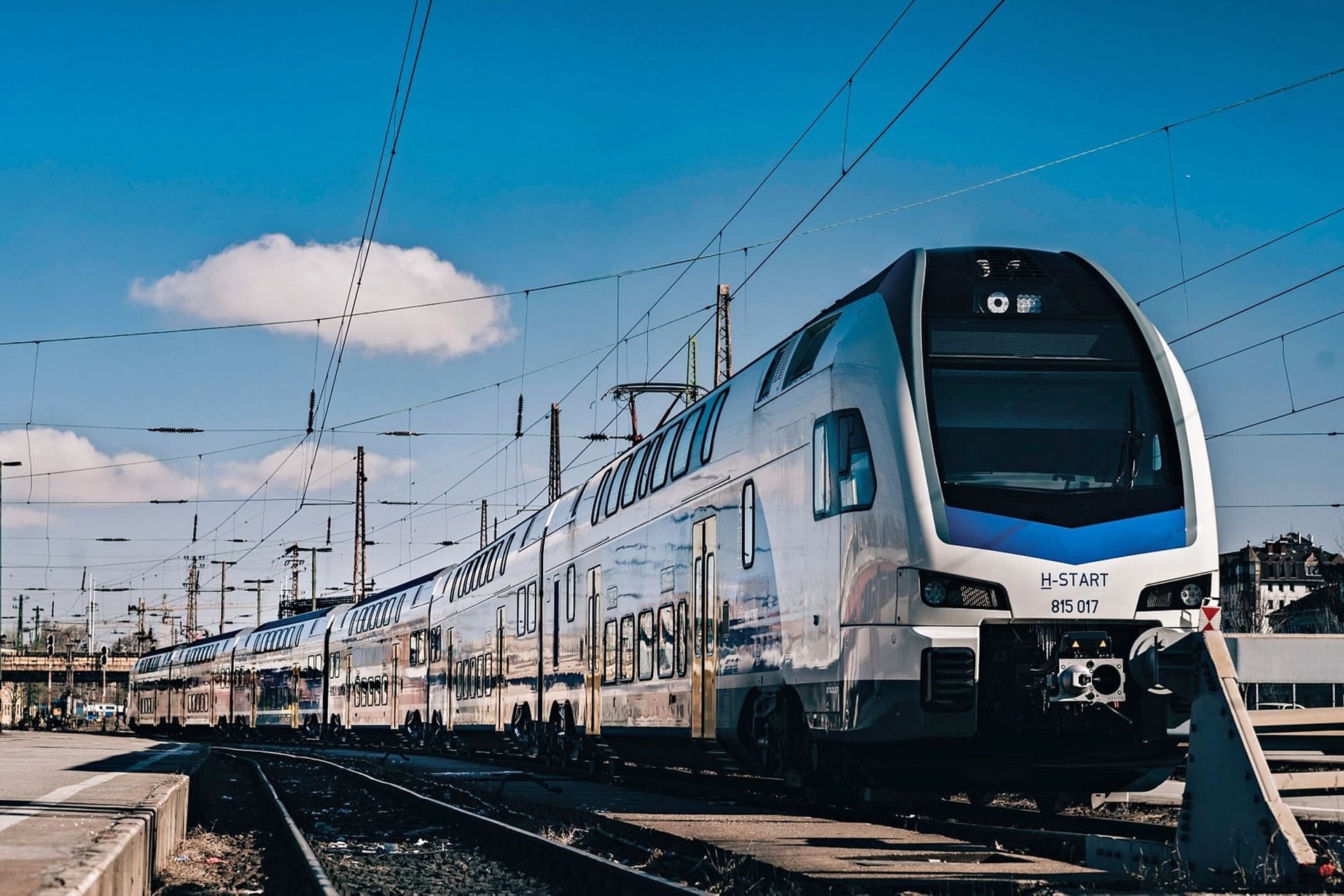 Újabb helyszíneken állt forgalomba az emeletes motorvonat