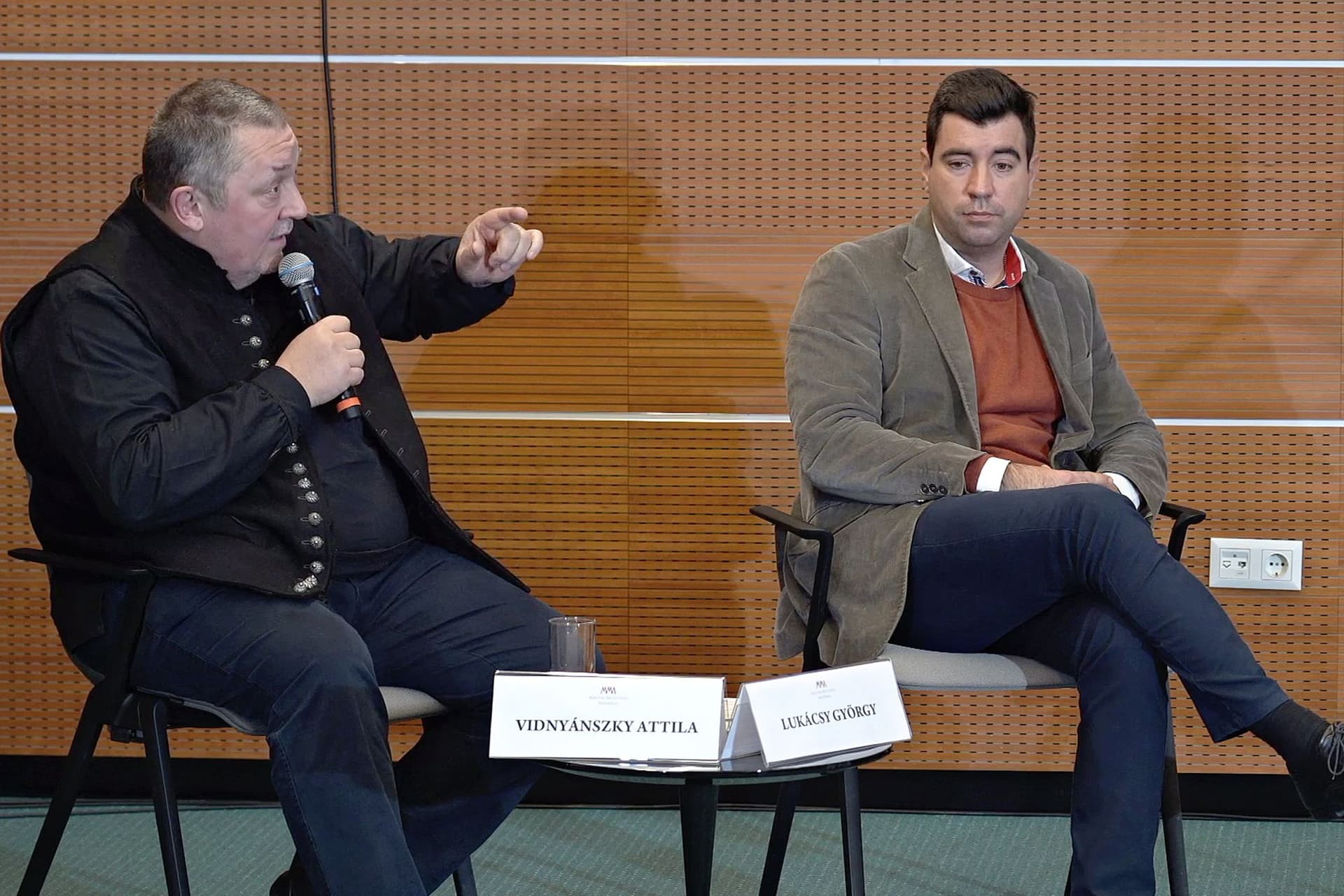 Kultúráról, kánonról, identitásról