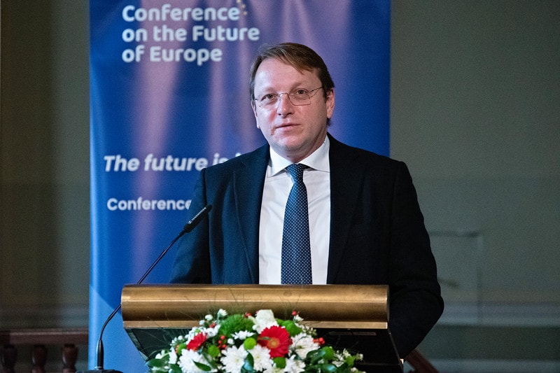 Várhelyi Olivér: Az elmúlt év nem volt kihívásoktól mentes az EU-Szerbia kapcsolatok terén