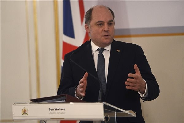 A brit védelmi miniszter szerint Oroszország törékeny, Ukrajna megnyerheti a háborút