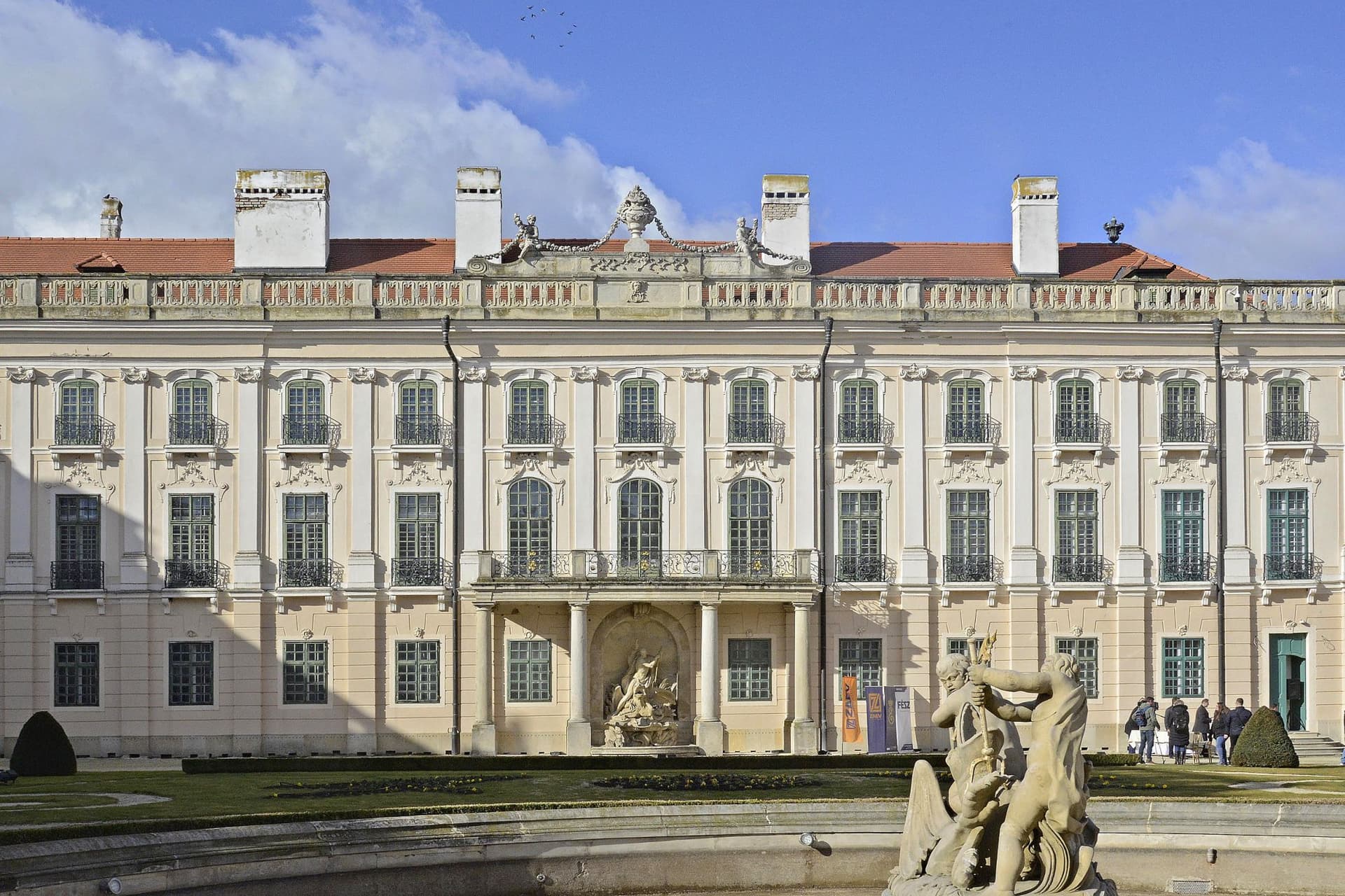 Több mint kétmilliárdos támogatásból újul meg a fertődi Esterházy-kastély nyugati szárnya