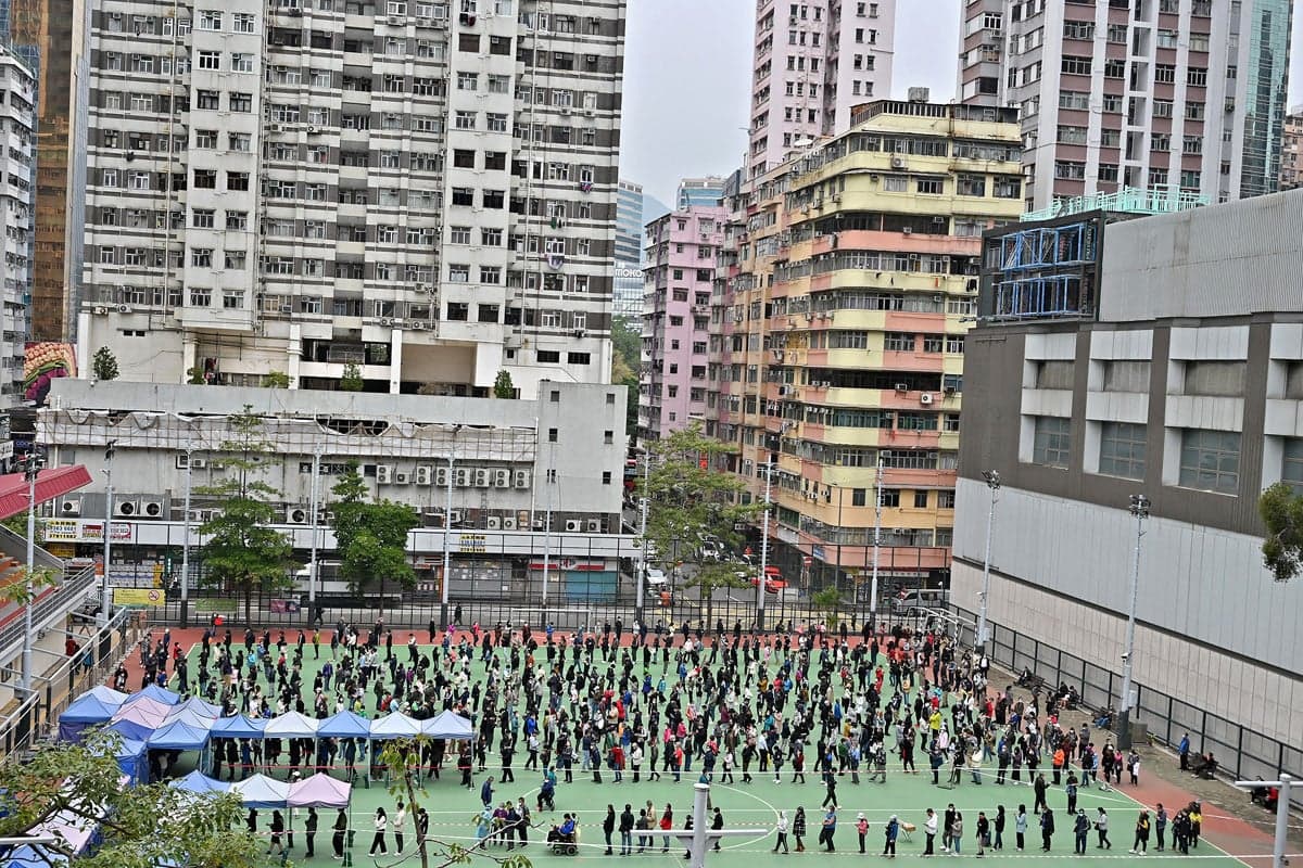 Az ellenállástól óvta honfitársait Hongkong vezetője