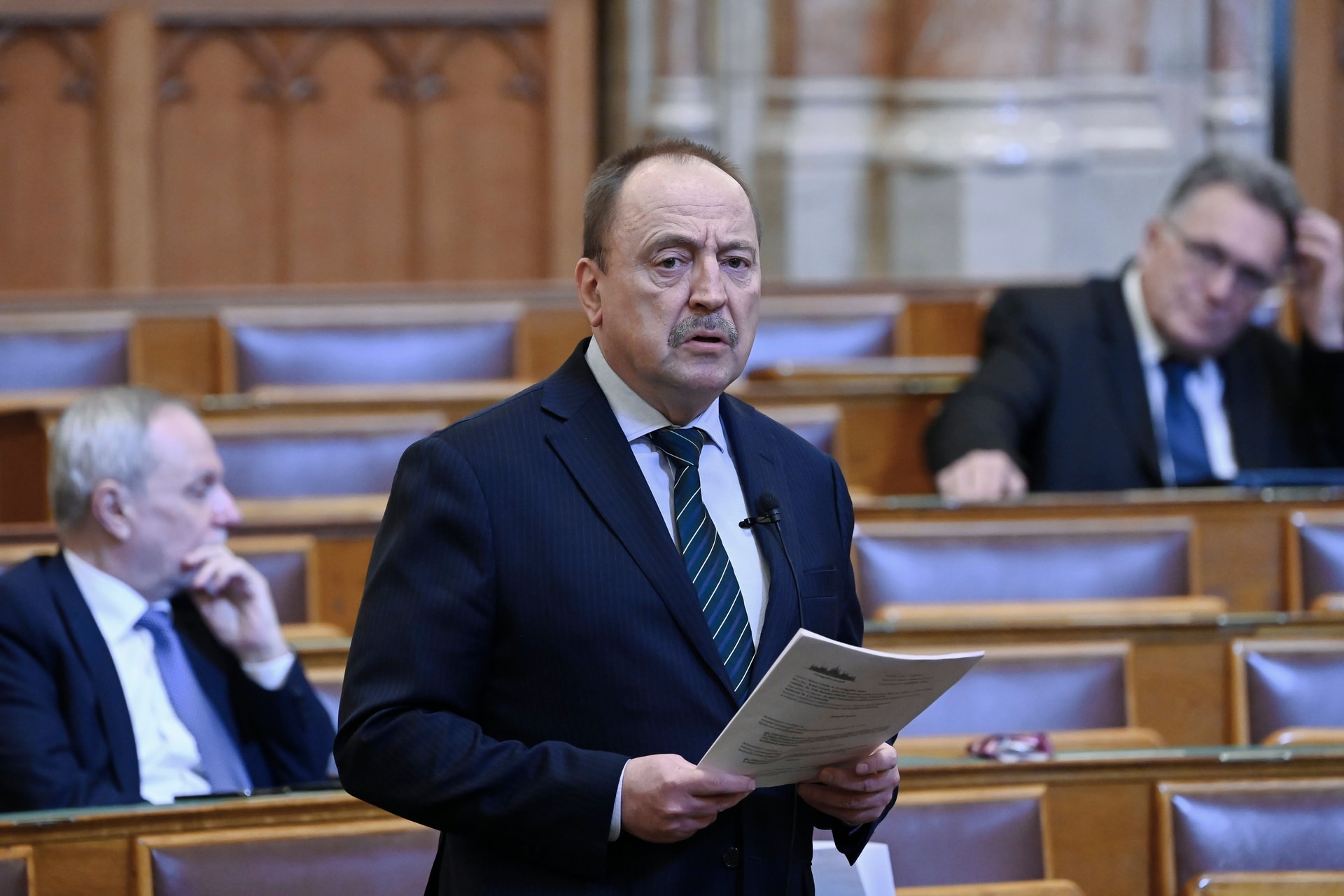 Elítélte az orosz katonai beavatkozást az Országgyűlés