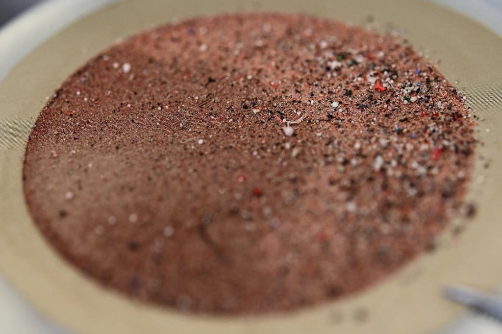 A nanoműanyagok egészségügyi kockázatait vizsgálják az SZTE kutatói