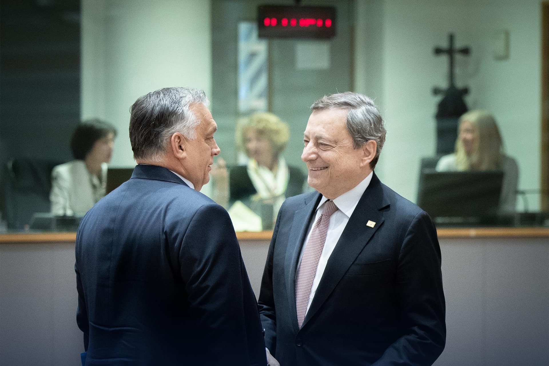 Orbán Viktor: Az apa férfi, az anya nő, a benzin marad 480