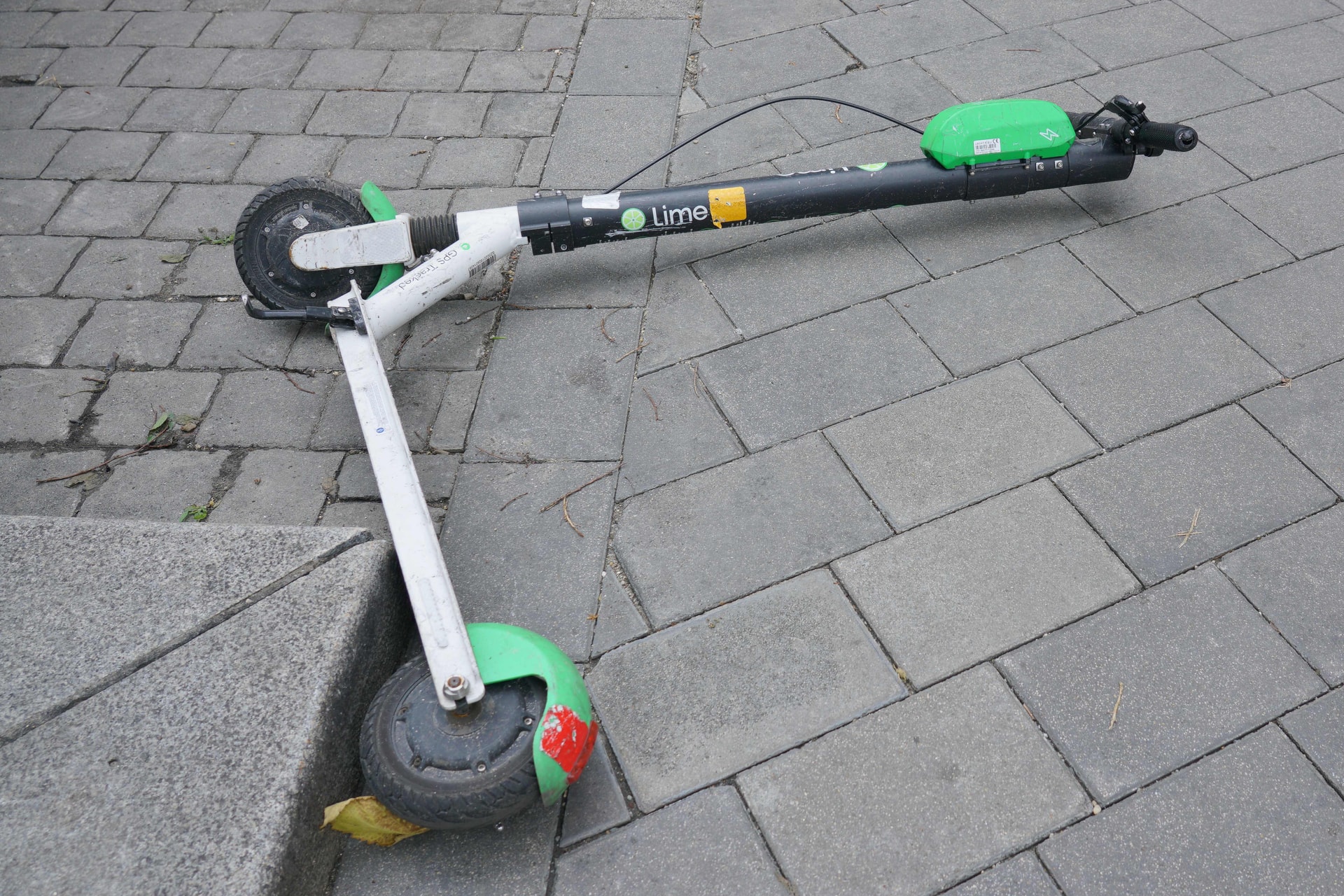 Kerékpárszabályok vonatkoznának az elektromos rollerre