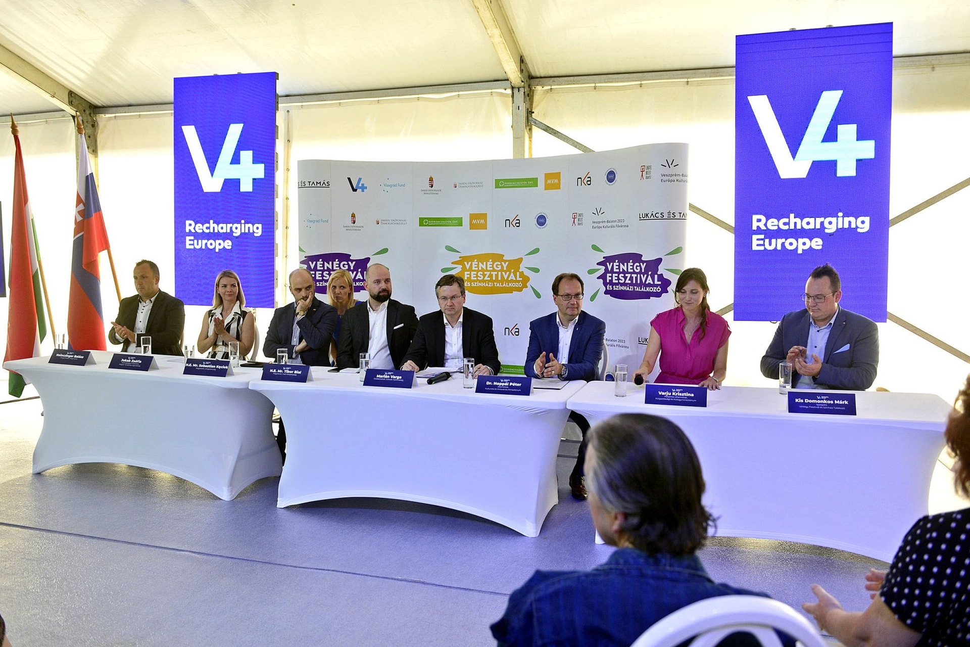 A tisztelet kultúrájának erősödése