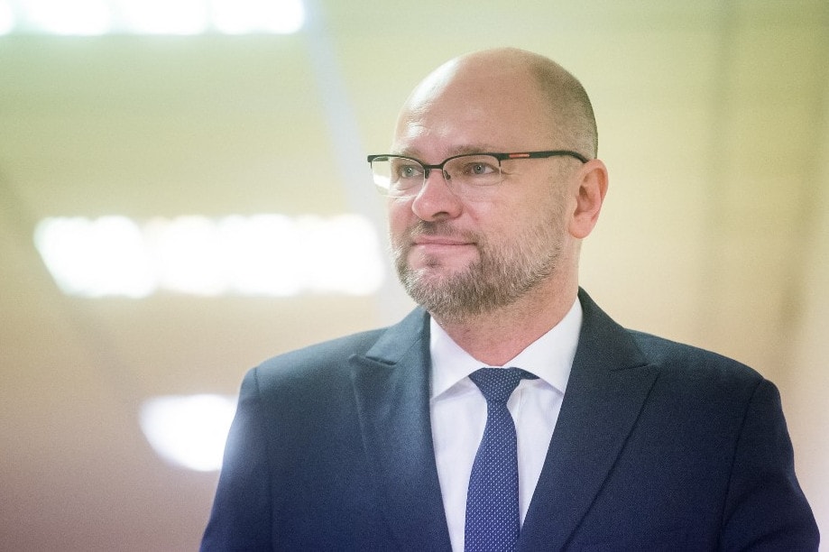 Szlovák sakk: egymást ütik ki a királyok