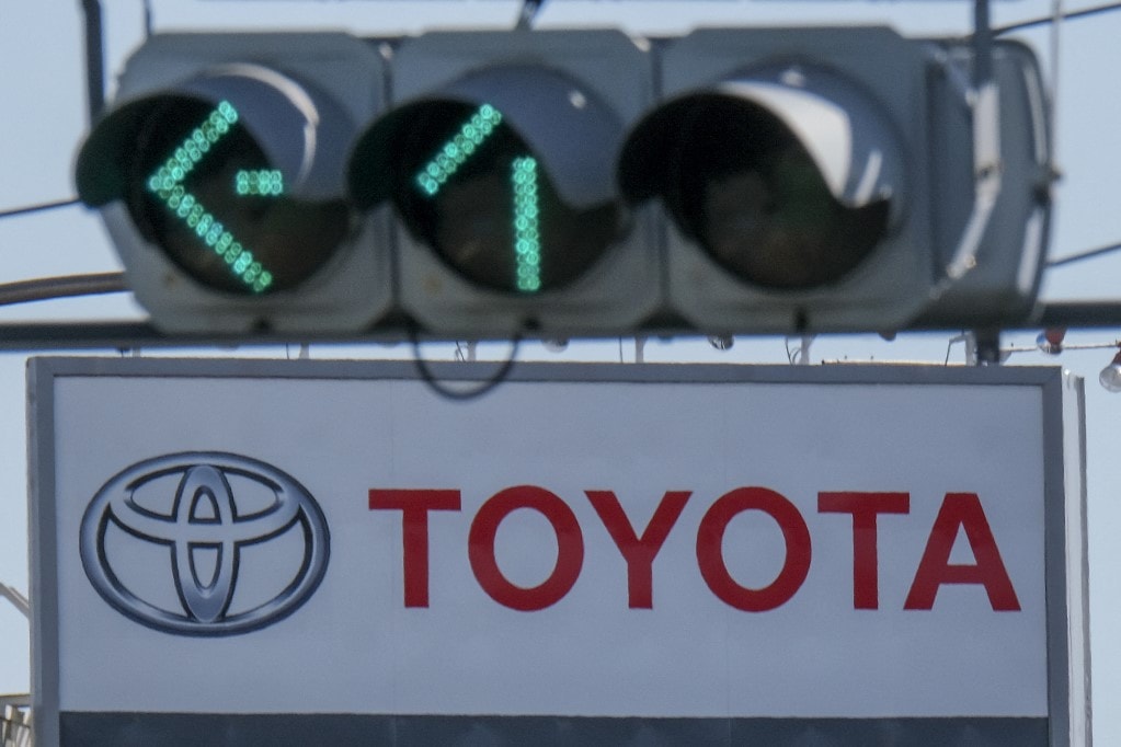 Szivárványszínekbe öltözött a Toyota is