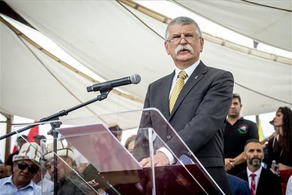 Kövér: A Kurultaj üzenet és példa minden nyugati és keleti népnek