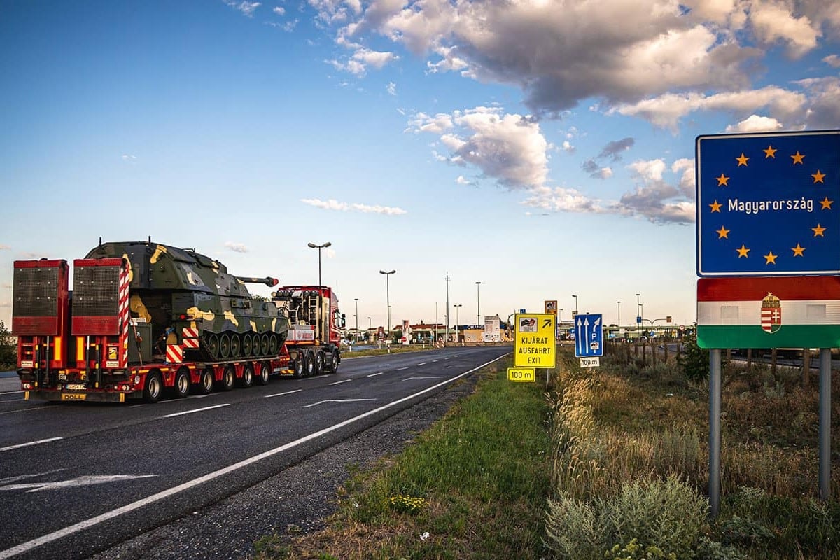 Megérkezett Tatára az első Panzerhaubitze