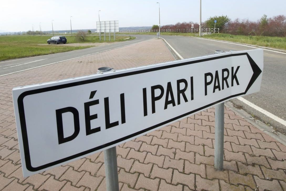 Milliárdos fejlesztések indulnak uniós forrásból Pécs déli ipari parkjában