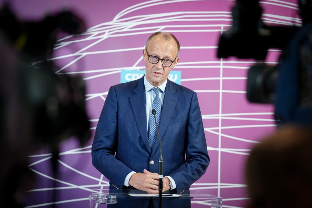 Friedrich Merz, a CDU elnöke a menekültek turizmusáról