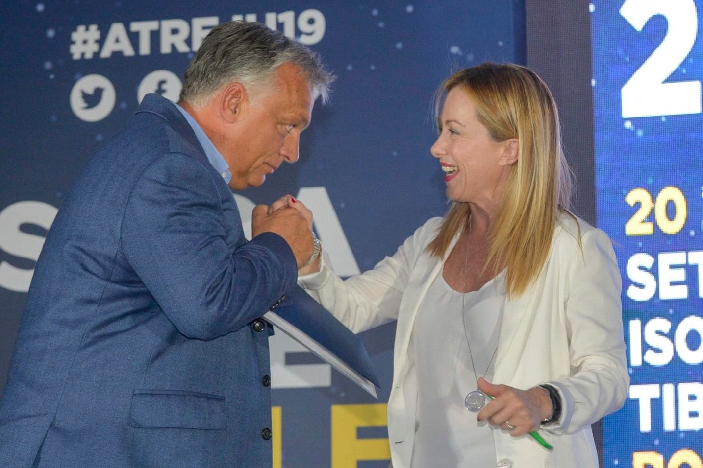 Pánikol Brüsszel Orbántól és Melonitól