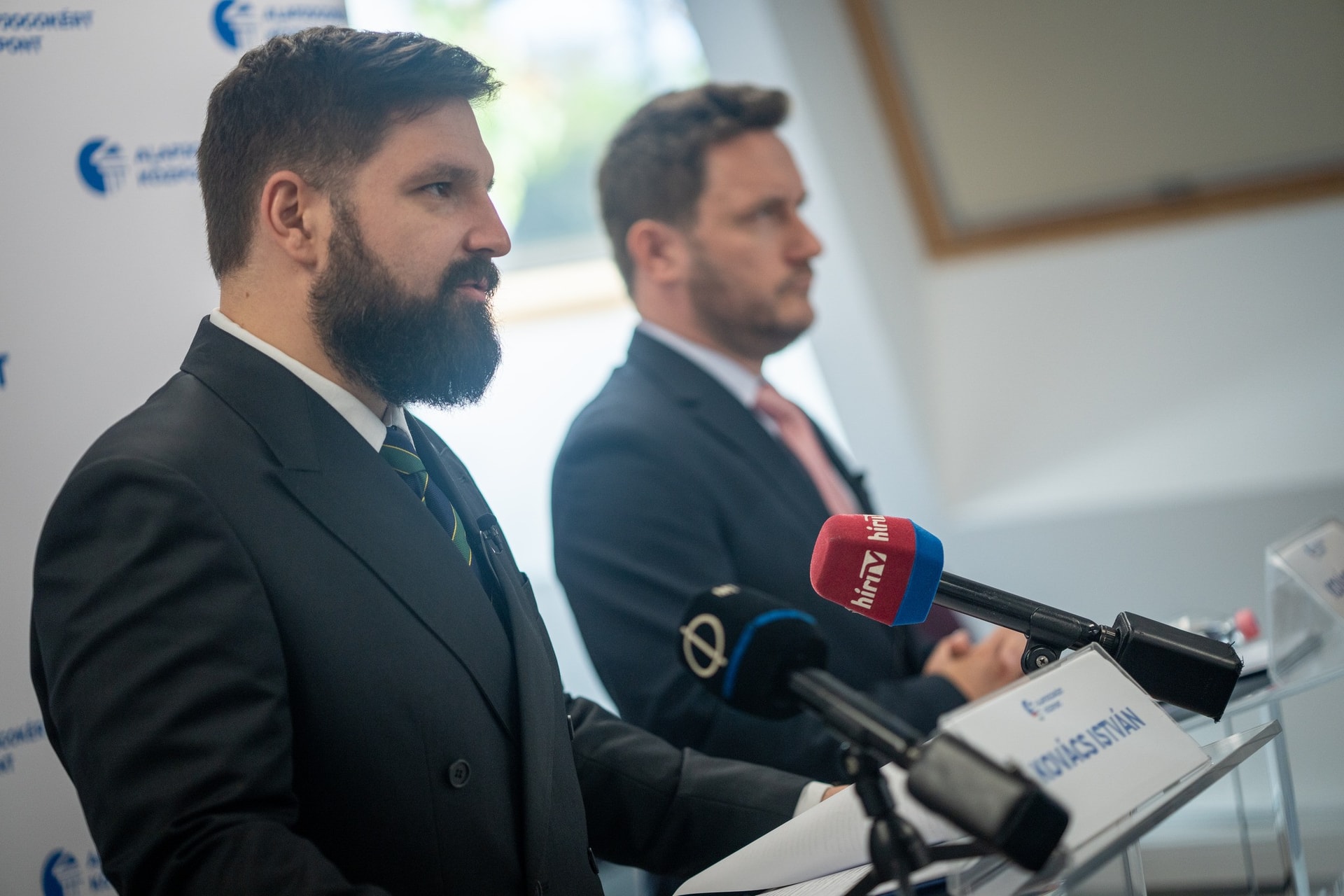 Alapjogokért Központ: A szankciók bevezetése brüsszeli elit döntése volt, nem az állampolgároké