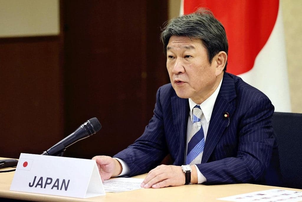 A hajózási biztonságot veszélyeztető műveletek leállítását szorgalmazta a japán külügyminiszter